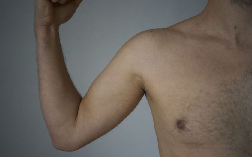 Epilation bras homme